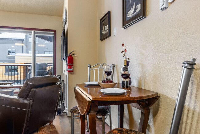 Building Photo - 600 South Park Avenue