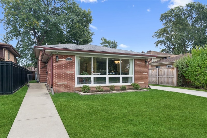 Primary Photo - 9107 Meade Ave