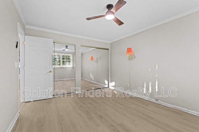 Building Photo - 211 Crocker Dr