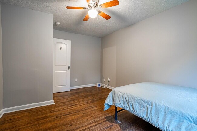 Building Photo - THE CORVAIR l Gorgeous Atlanta House, Close to Parks & Amenities