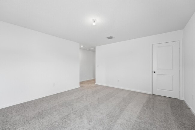 Building Photo - 10436 NW Suncrest Lp