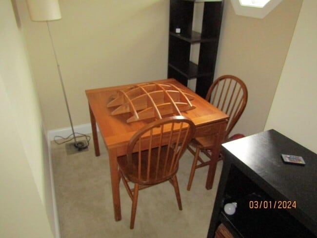 Building Photo - 2057 Silvercrest Dr