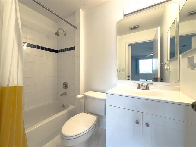 Building Photo - 1705 SW 110th Terrace
