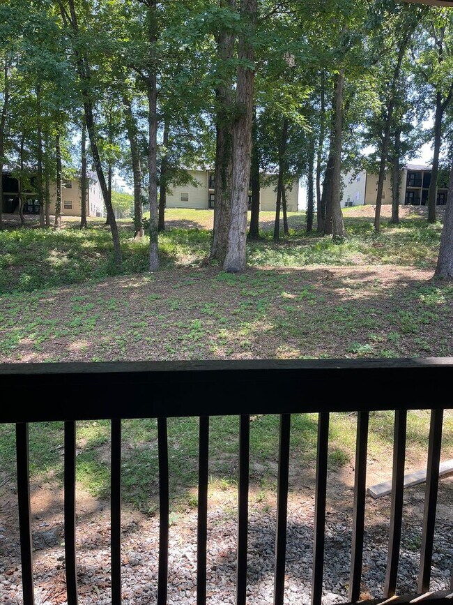Building Photo - Modern 2-Bed, 1-Bath Oasis with Central Ai...