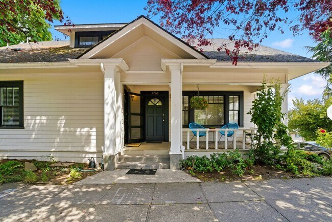Building Photo - MF 43 - Kelly Avenue