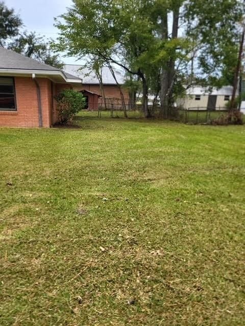 Building Photo - 1017 Oak Dr