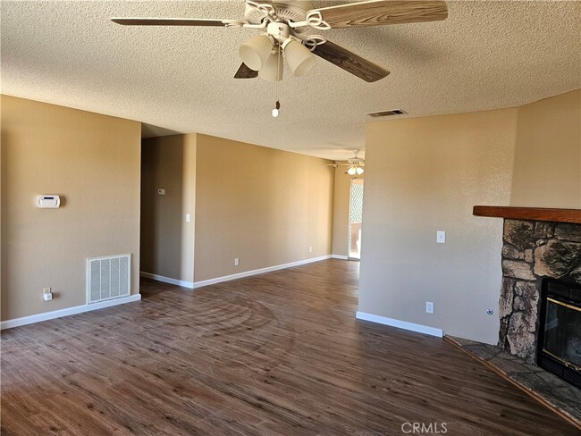 Building Photo - 8443 Great Cir Dr