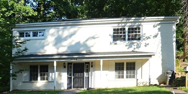 Primary Photo - 4204 Tremont St