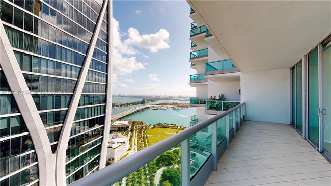 Primary Photo - 900 Biscayne Blvd