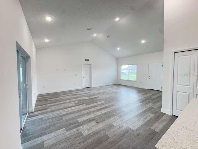 Building Photo - 13376 SW 49th Ave