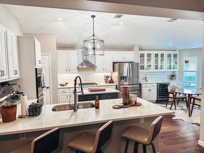 Building Photo - 1602 Silver Spur Cove