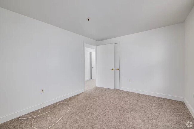 Building Photo - 2101 Reamer Dr