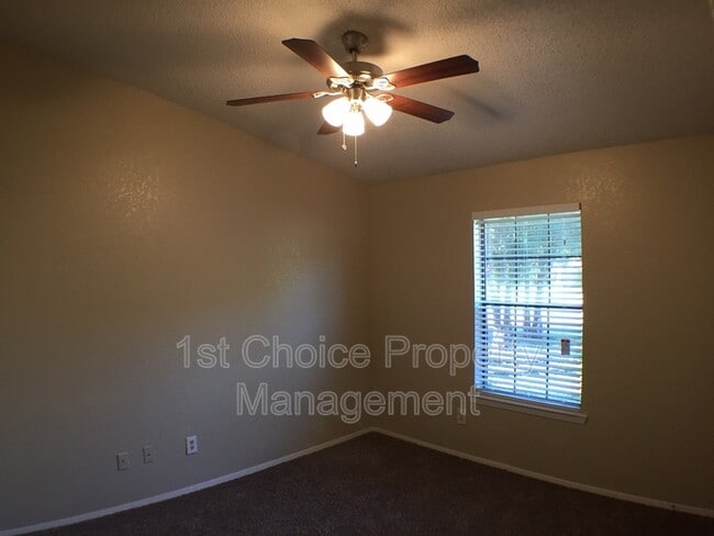 Building Photo - 5821 Fair Wind St