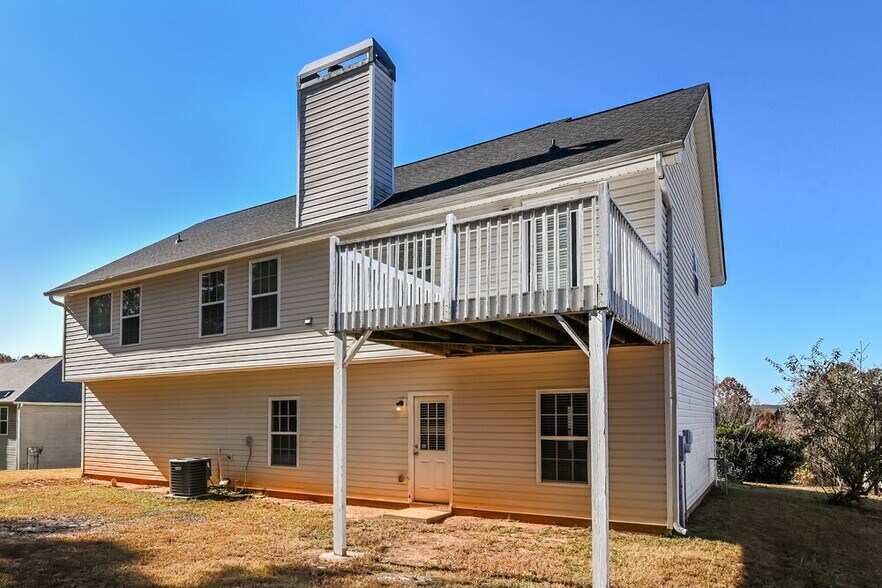 Building Photo - 214 Oakleigh Ln