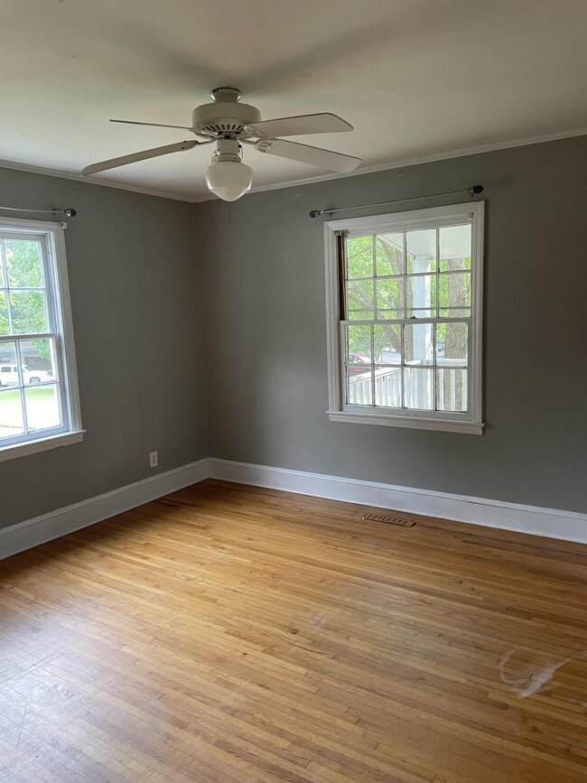 Building Photo - 2039 Wilhelmina Ave