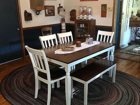 Building Photo - 205 N Illini St