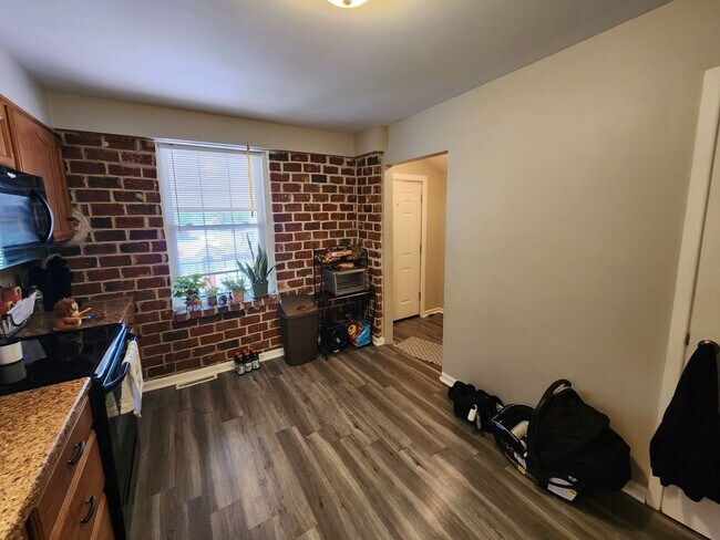 Building Photo - 3 Bedroom for Rent in Mount Joy!