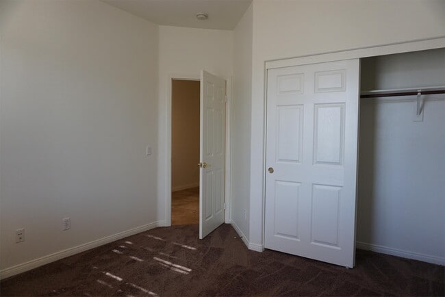 Building Photo - 84030 Colibri Ct