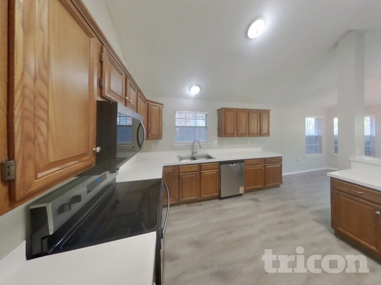 Building Photo - 2520 Clovermeadow Dr