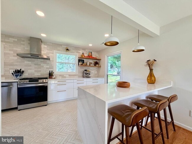 Building Photo - 12904 Missionwood Way