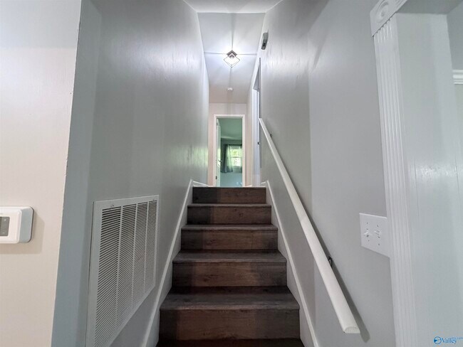 Building Photo - 11114 Hillwood Dr SE