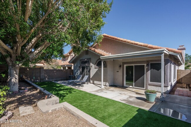 Building Photo - 6820 S Roosevelt St