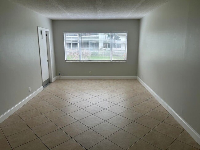 Building Photo - 4500 N Flagler Dr