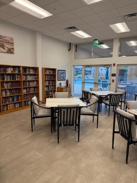 Building Photo - 340 Horizon W