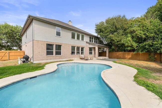 Building Photo - 10909 River Plantation Dr