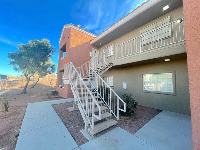 Building Photo - SPACIOUS 2BED/2BATH CONDO * SECOND FLOOR FLOOR UNIT*