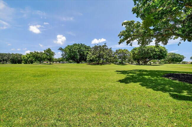 Building Photo - 11570 Briarwood Cir