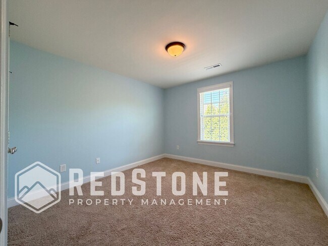 Building Photo - 1823 Buxton Way