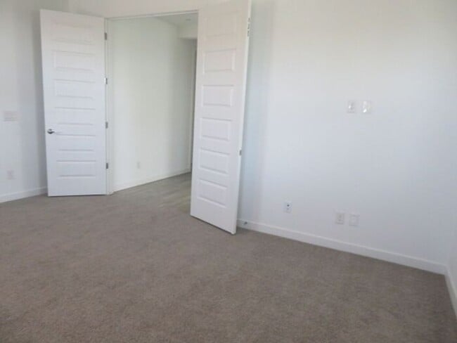 Building Photo - ****$500 off December Rent****Beautiful 5 Bedroom 3 Bath In Mystic at Lake Pleasant