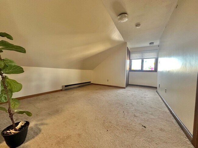 Building Photo - 229-231 Independence Ave