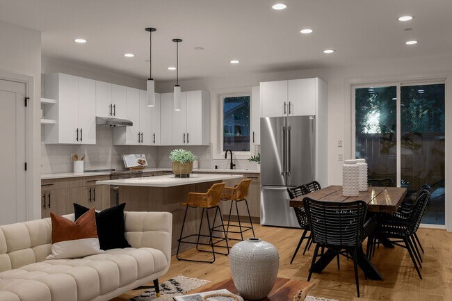Building Photo - 2bd/3ba Kirkland Home
