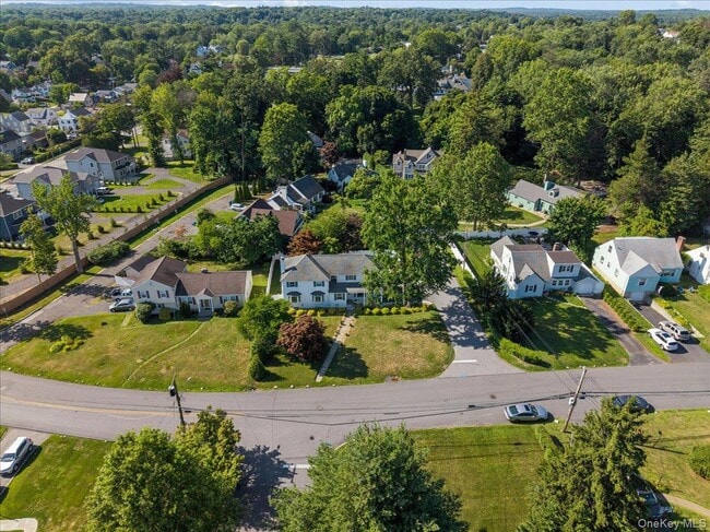 Building Photo - 5 Quintard Dr