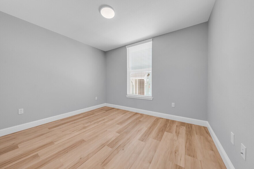 Building Photo - 2016 Dwight Way