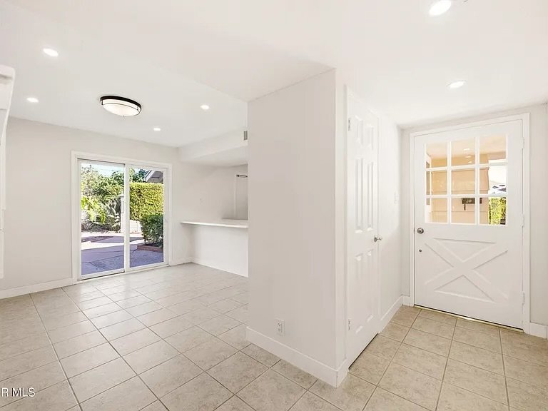 Building Photo - 1492 Mandalay Ct