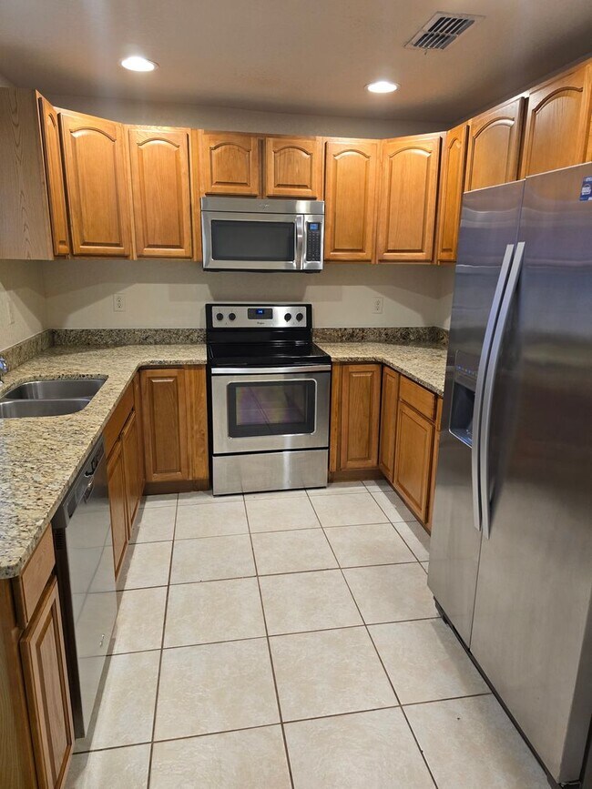 Building Photo - 3/2 Townhome in Inverness!!!