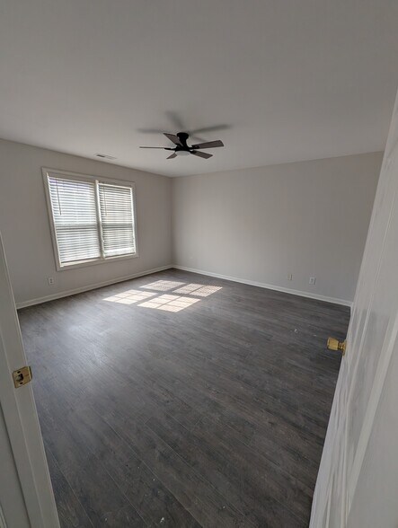 Primary Bedroom - 5004 Hunters Trail