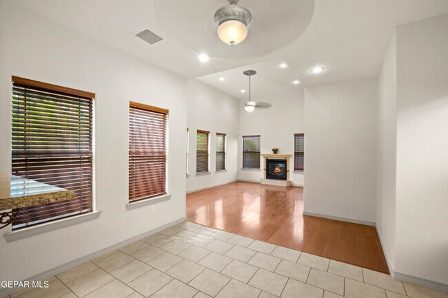Building Photo - 5939 Bandolero Dr