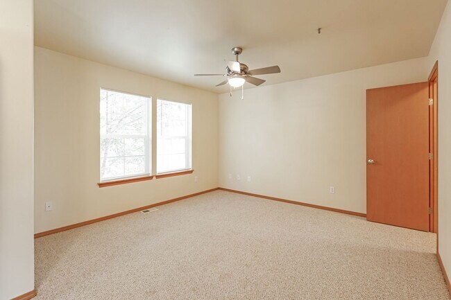 Building Photo - 6907 Desperado Dr SE