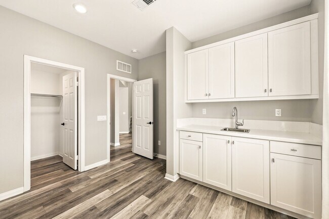 Building Photo - 3459 Aspen St