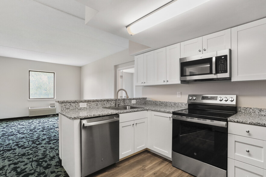 Kitchen - Residences at Rumsey Place