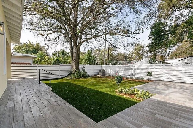 Building Photo - 3611 2nd Ave N