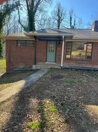 Building Photo - 3 bedroom in Clarkesville!