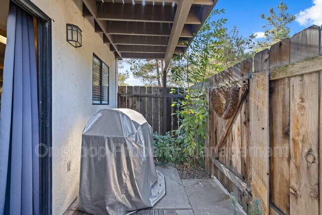 Building Photo - 2648 Alpine Blvd