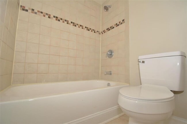 Building Photo - 618 Tradwell Pl NE