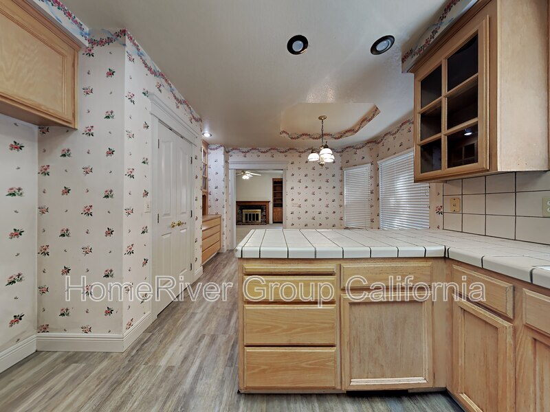 Building Photo - 5137 Sunrise Hills Dr