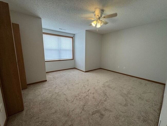 Building Photo - $1,550 | 2 Bedroom, 2.5 Bathroom Multi Floor Town Home | Pet Friendly* | Available for Immediate ...